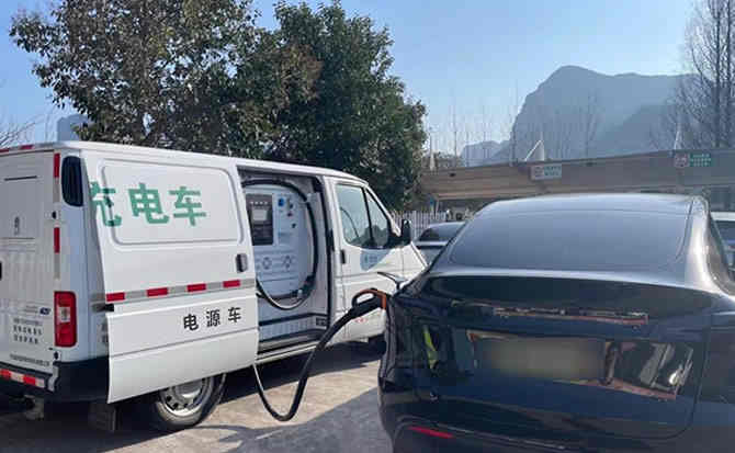 延长汽车搭电